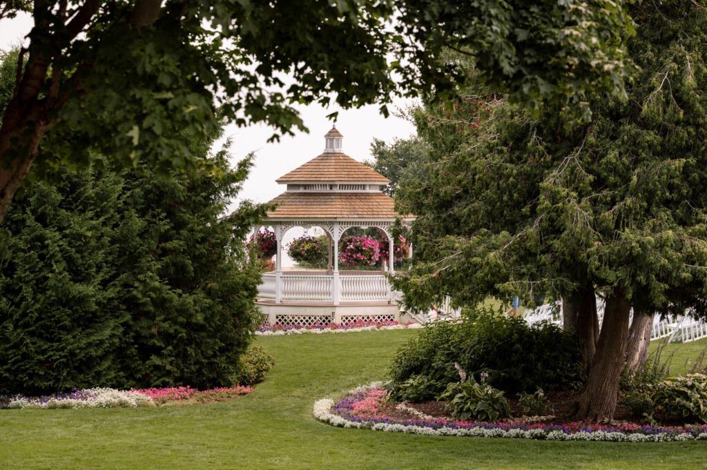 Mackinac Island wedding photographer Mission Point Resort, Grand hotel, The Inn at Stonecliffe wedding